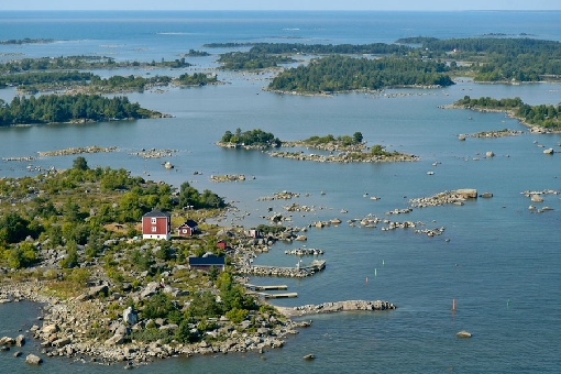 Boating is a challenge in many places in the Merikarvia Archipelago and on other coastal waters.