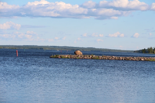 Signs show the way to open water area of Lake Pyhäjärvi from the quay of Niemenlahti Bay of Pyhäsalmi.