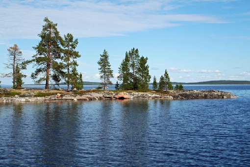 The mid-area of Nanguvuono Fjord in the southeastern part of Lake Inarijärvi.