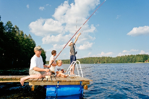 Hook-and-line angling is suitable as a holiday activity for the whole family. Lake Niemisjärvi, Hankasalmi.